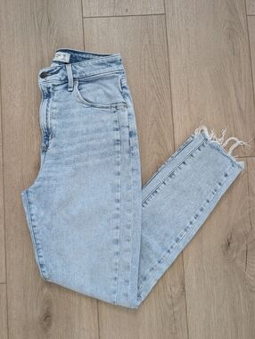 Abercrombie & Fitch The Supper Skinny Ankle High Rise Jean | Size 26 - 2R
